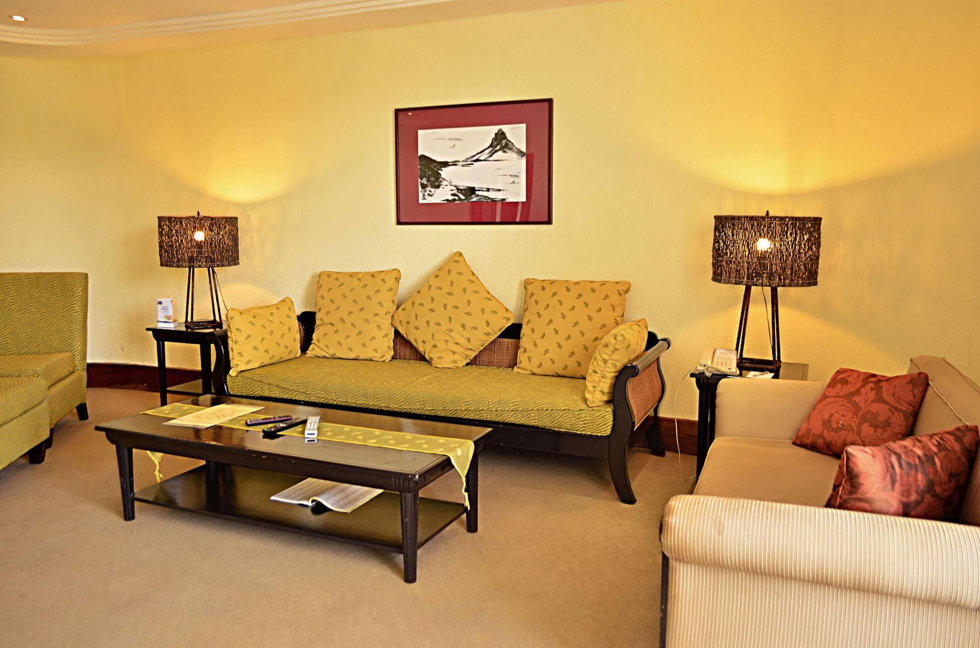Thunderbird Resorts - Rizal Binangonan Exterior foto