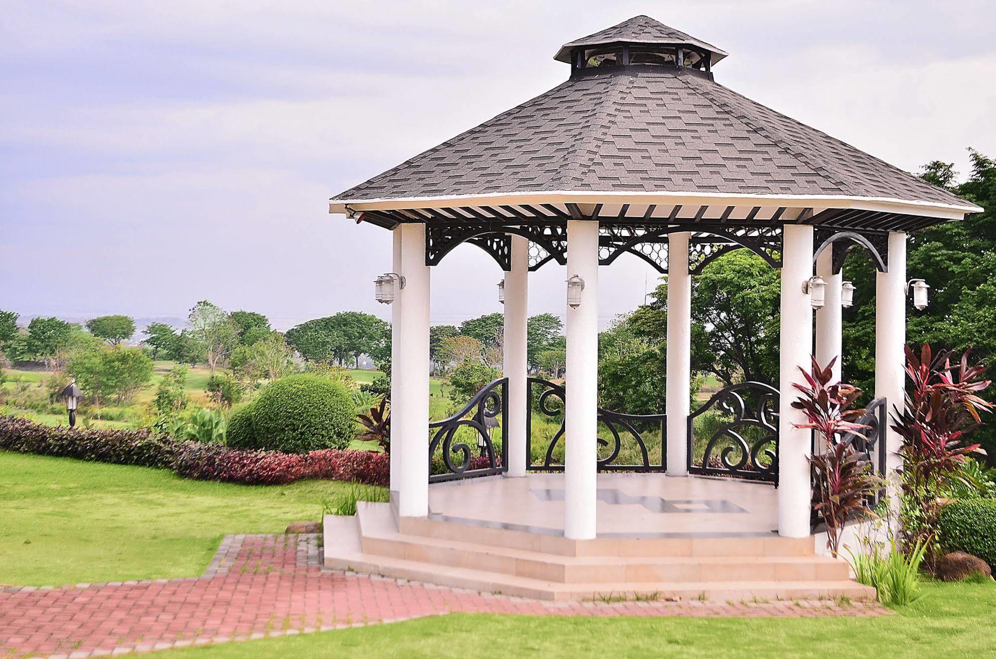 Thunderbird Resorts - Rizal Binangonan Exterior foto